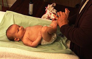 Learn to massage your baby correctly from a qualified professional